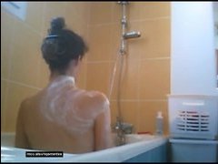 Подглядывание в ванной манструбирование видео сестра