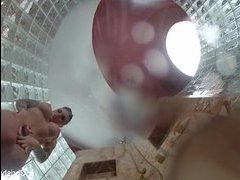 Порно ролики сисястая девушка друга принимала ванну кончила