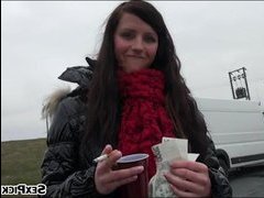 Руска госпожа села на лицо и паисала